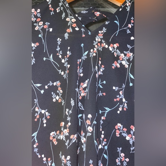 SIENNA SKY FLORAL BLOUSE, WOMEN’S SIZE XS - Picture 14 of 16